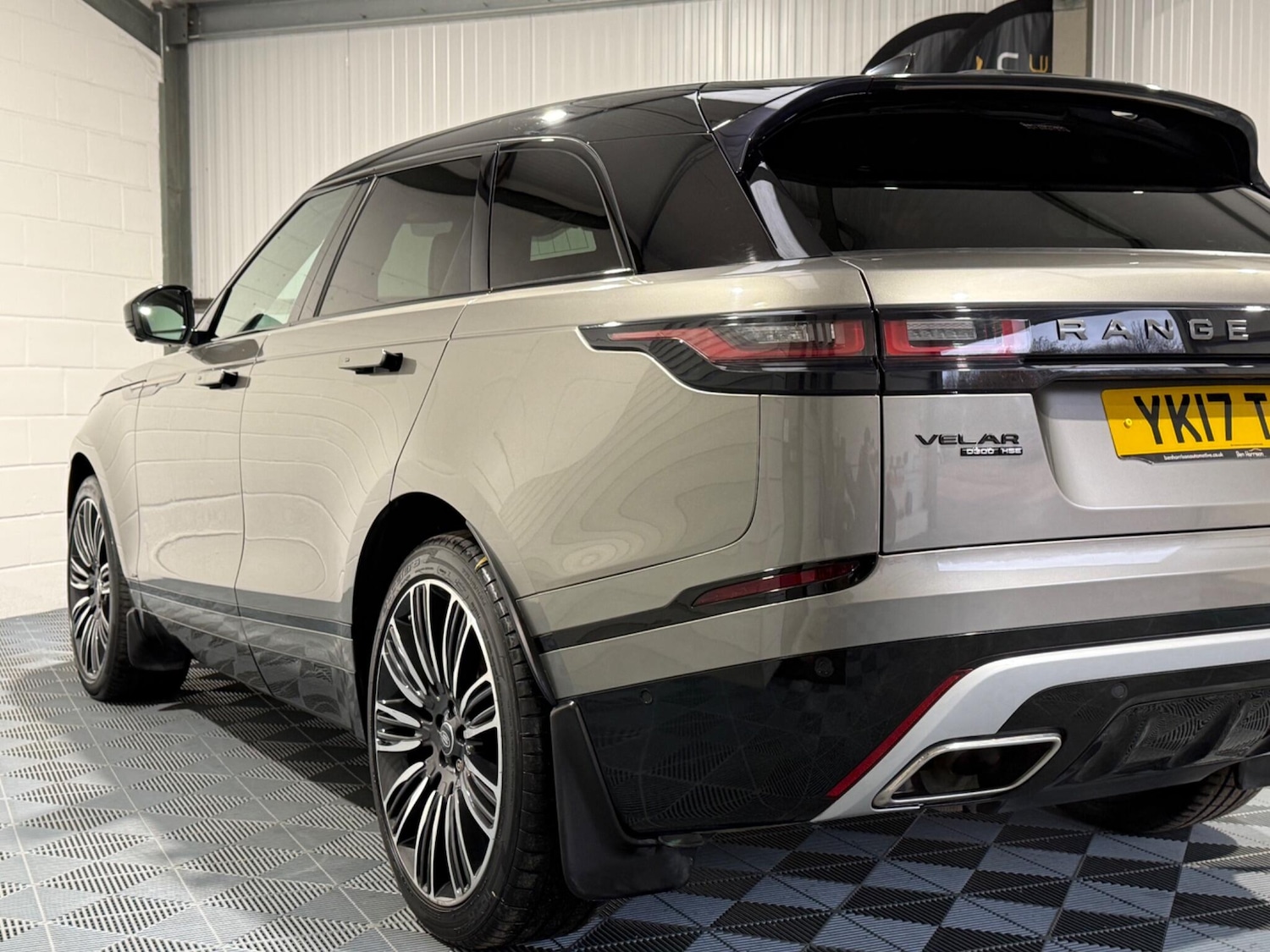 Used Land Rover Range Rover Velar 2017 for sale - 77016514: Photo 16