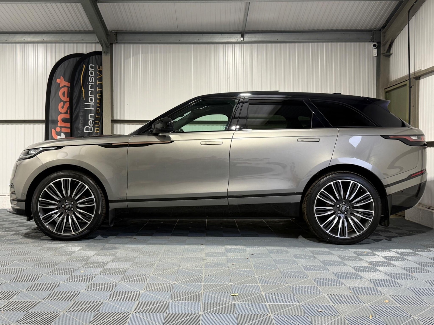 Used Land Rover Range Rover Velar 2017 for sale - 77016514: Photo 17