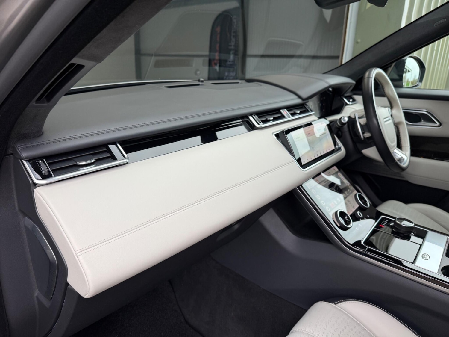 Used Land Rover Range Rover Velar 2017 for sale - 77016514: Photo 28