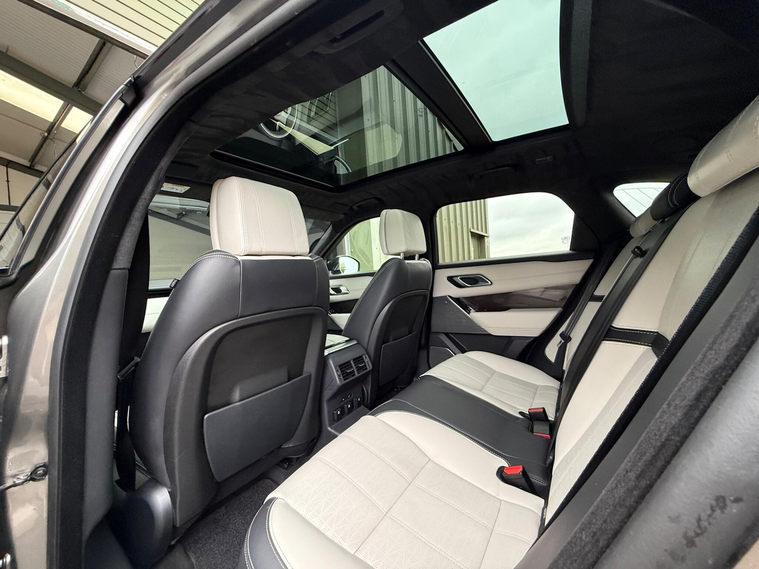 Used Land Rover Range Rover Velar 2017 for sale - 77016514: Photo 37