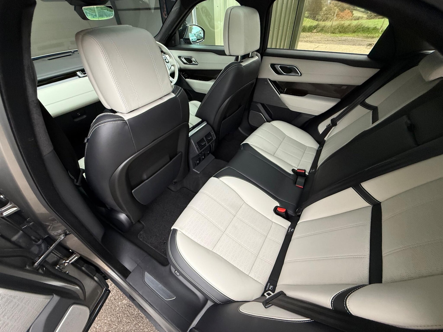 Used Land Rover Range Rover Velar 2017 for sale - 77016514: Photo 39