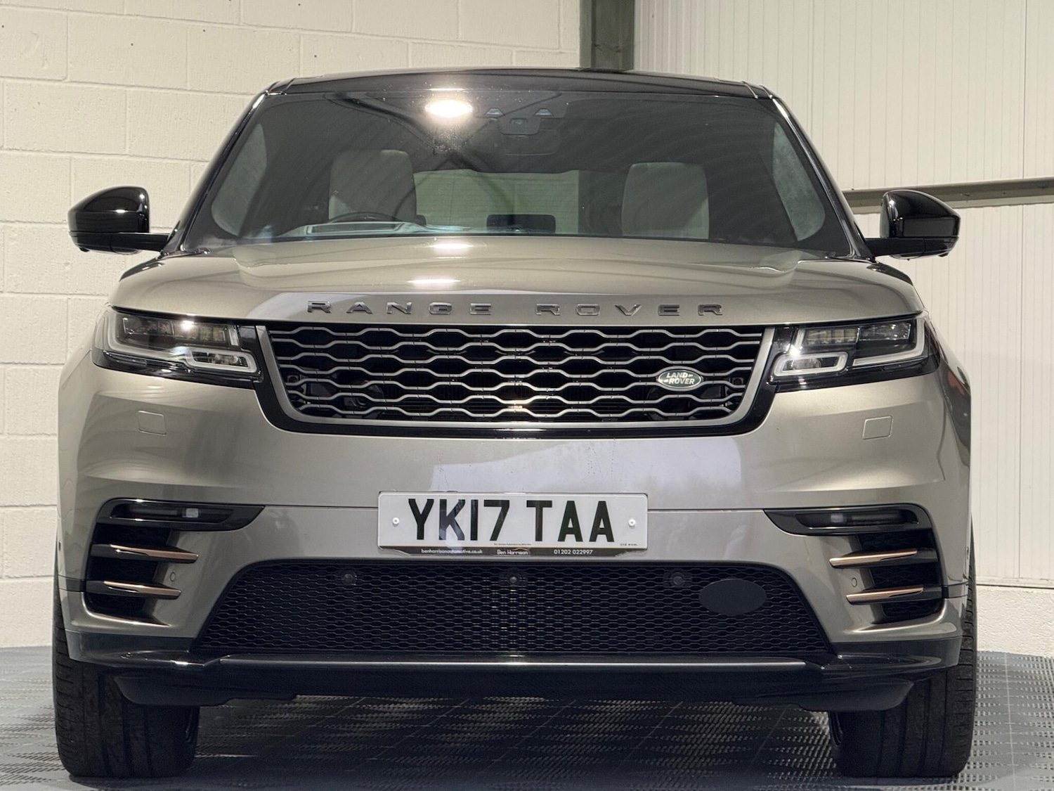 Used Land Rover Range Rover Velar 2017 for sale - 77016514: Photo 4