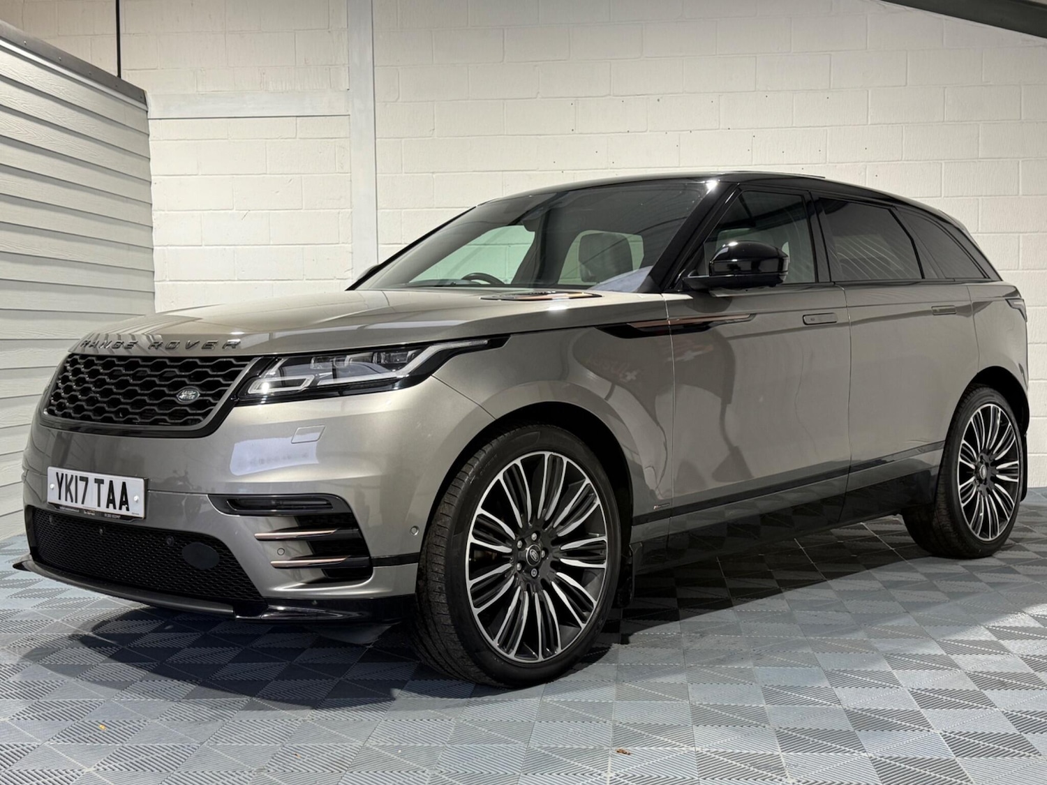 Used Land Rover Range Rover Velar 2017 for sale - 77016514: Photo 5