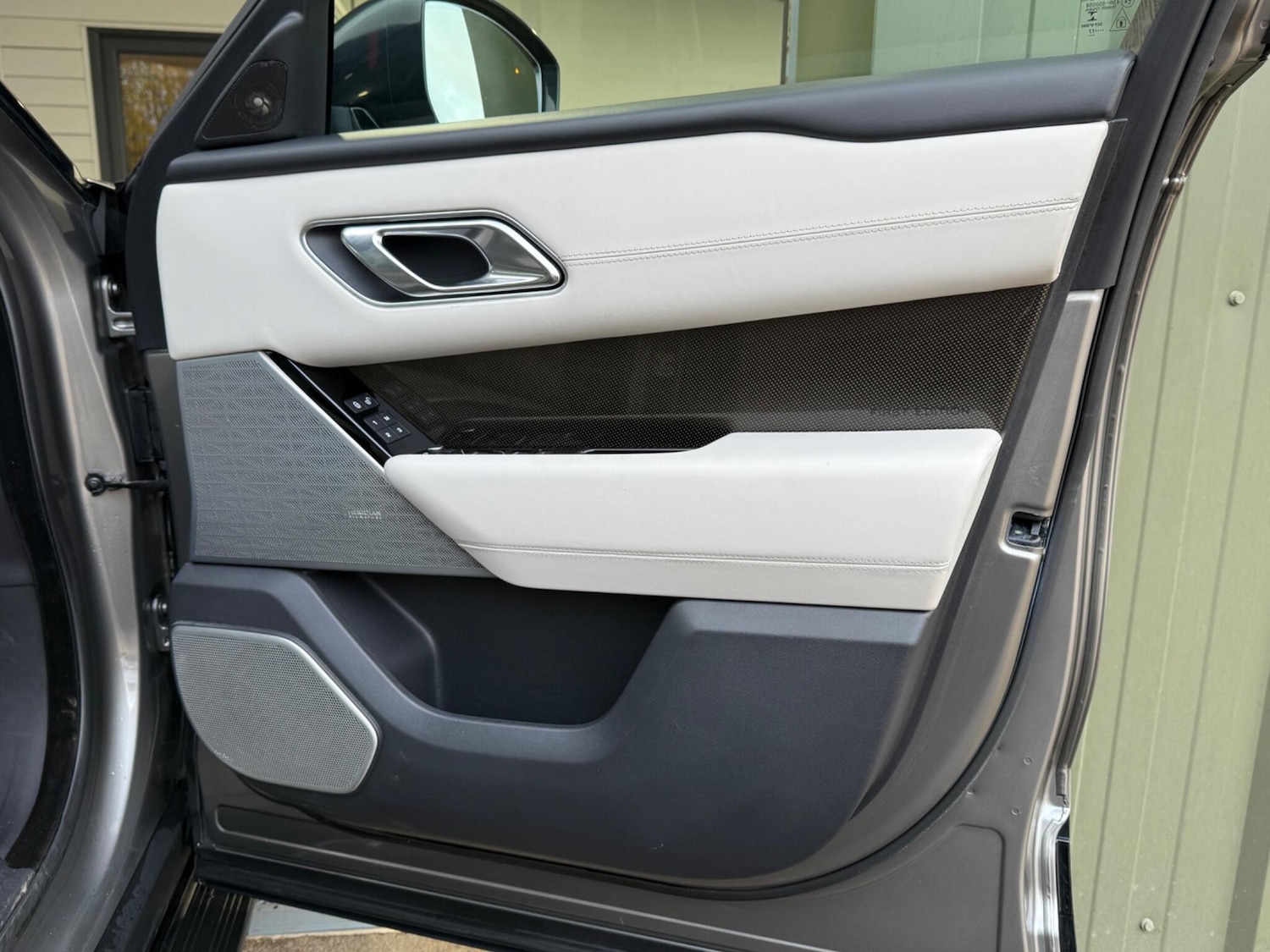 Used Land Rover Range Rover Velar 2017 for sale - 77016514: Photo 51