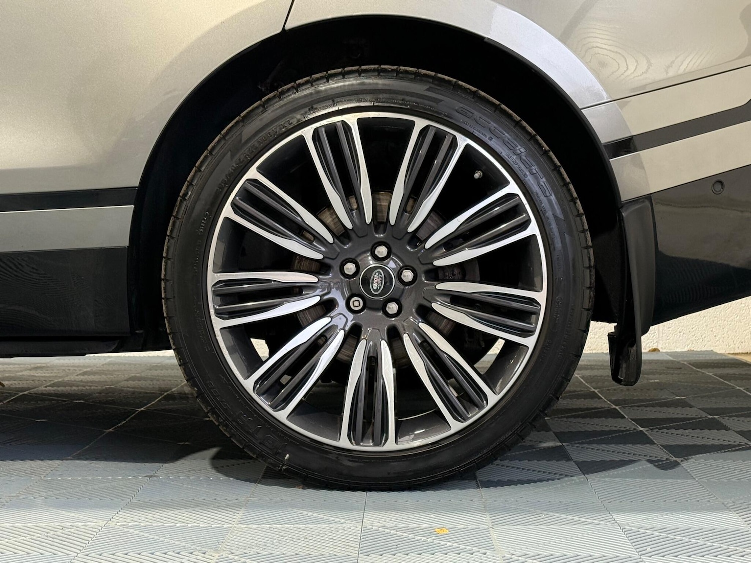 Used Land Rover Range Rover Velar 2017 for sale - 77016514: Photo 61