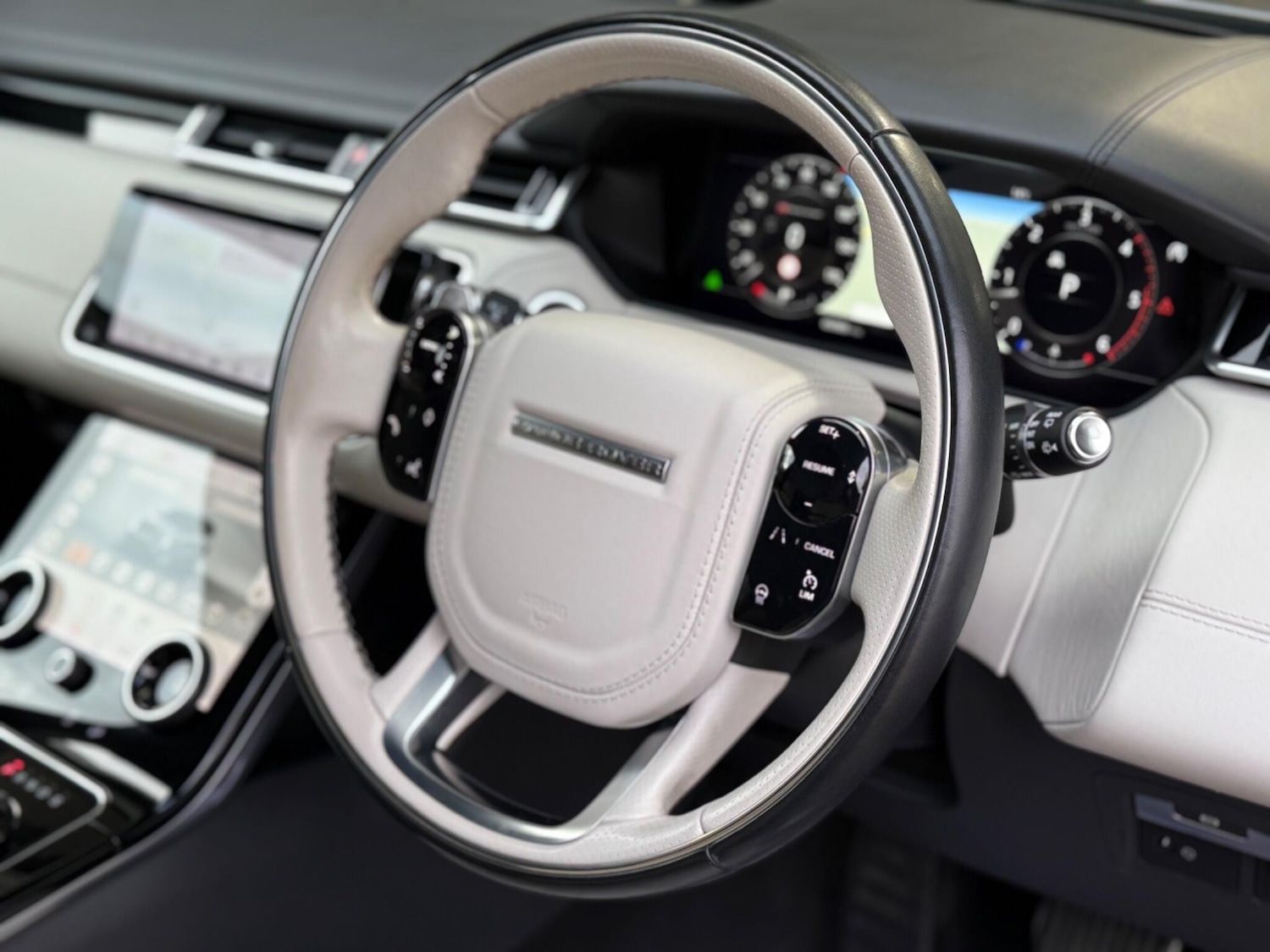 Used Land Rover Range Rover Velar 2017 for sale - 77016514: Photo 74