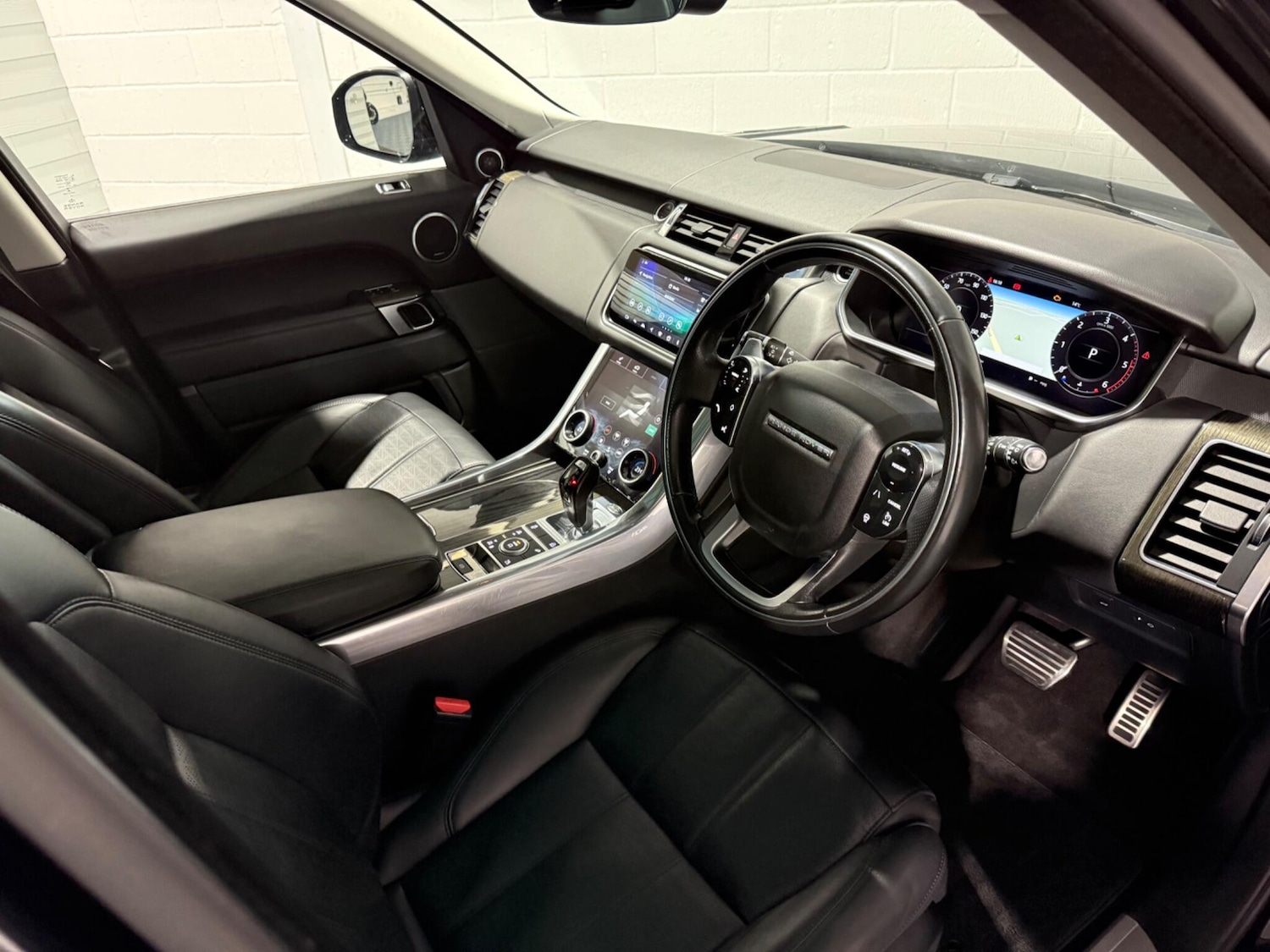 Used Land Rover Range Rover Sport 2018 for sale - 76561677: Photo 2