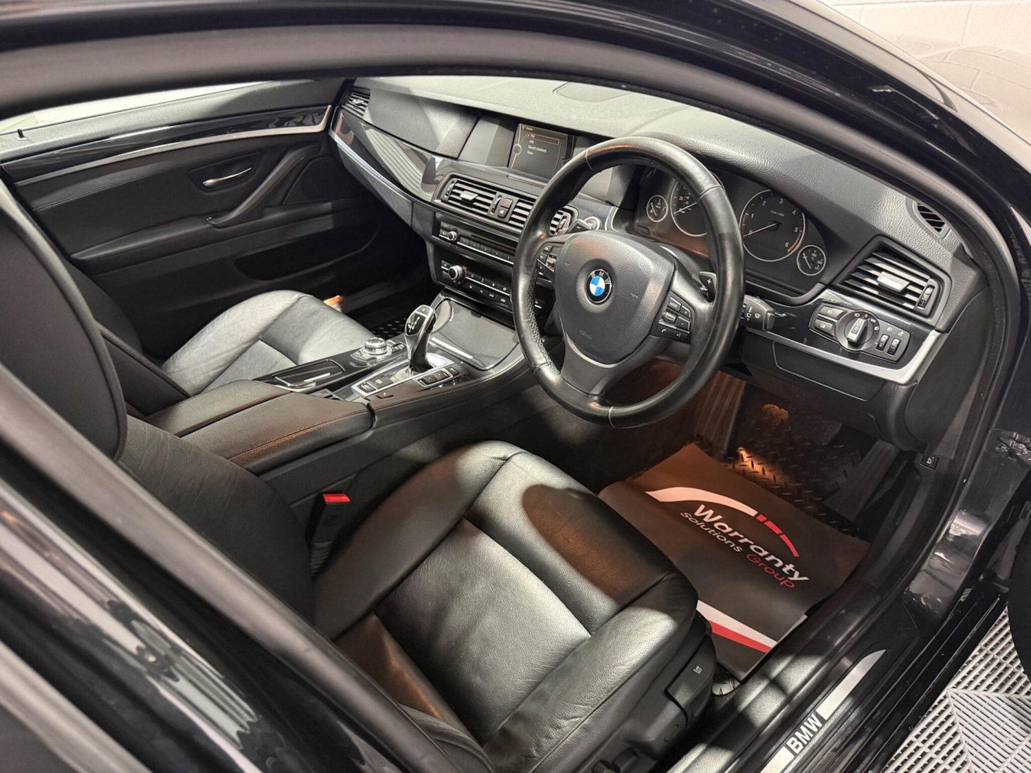 Used BMW 5 Series 2012 for sale - 77344773: Photo 2