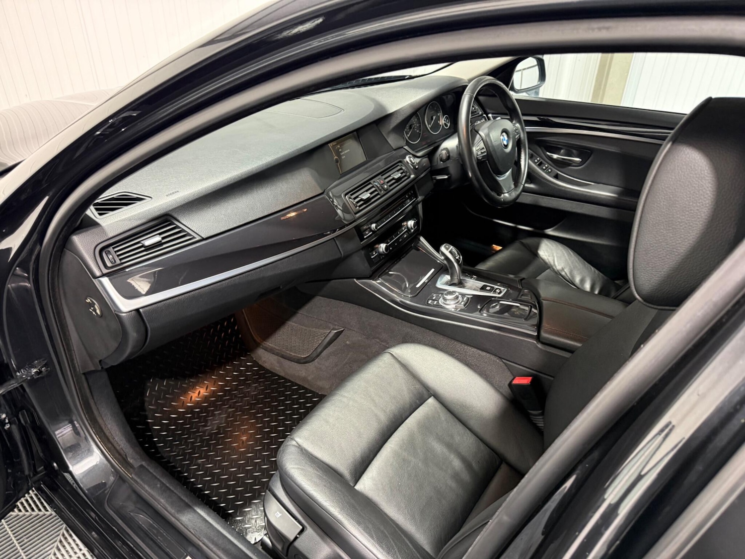 Used BMW 5 Series 2012 for sale - 77344773: Photo 3