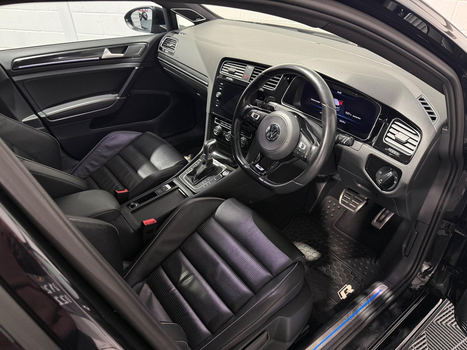 Used Volkswagen Golf 2019 for sale - 76926825: Photo 2