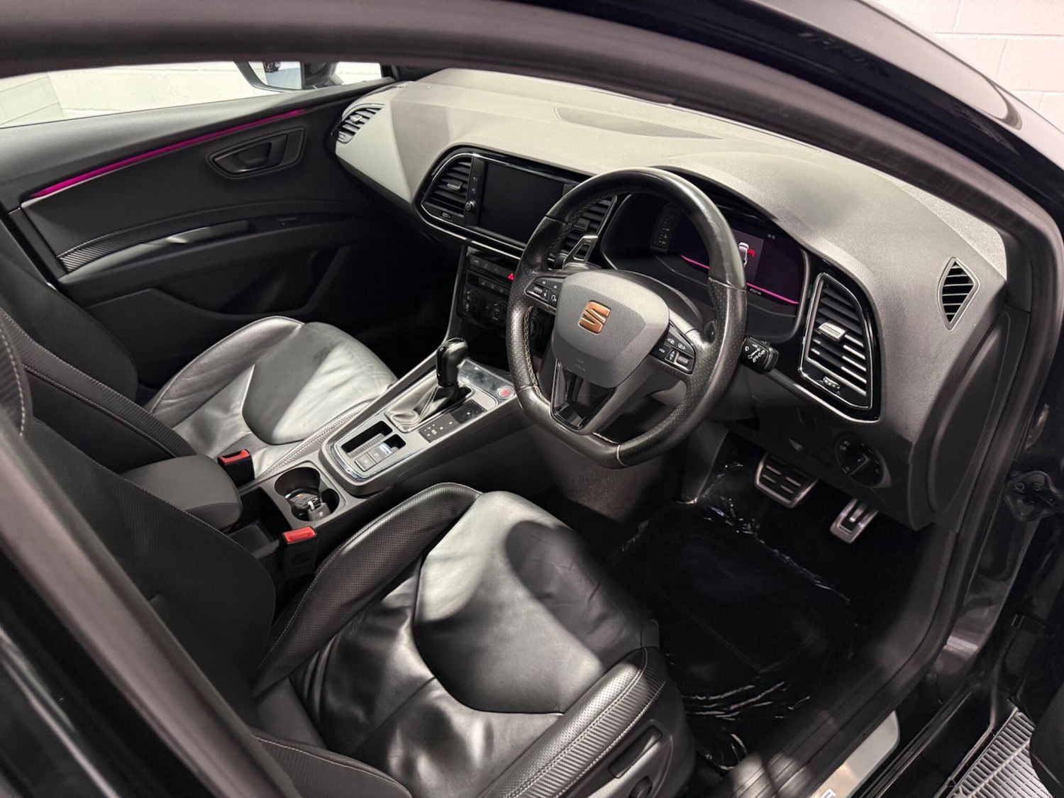 Used SEAT Leon 2019 for sale - 77344771: Photo 2