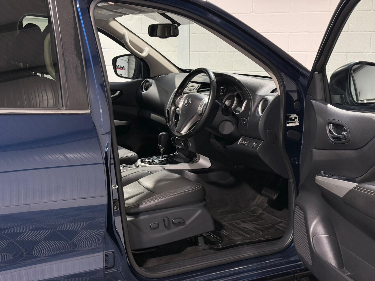 Used Nissan Navara 2019 for sale - 76377485: Photo 2