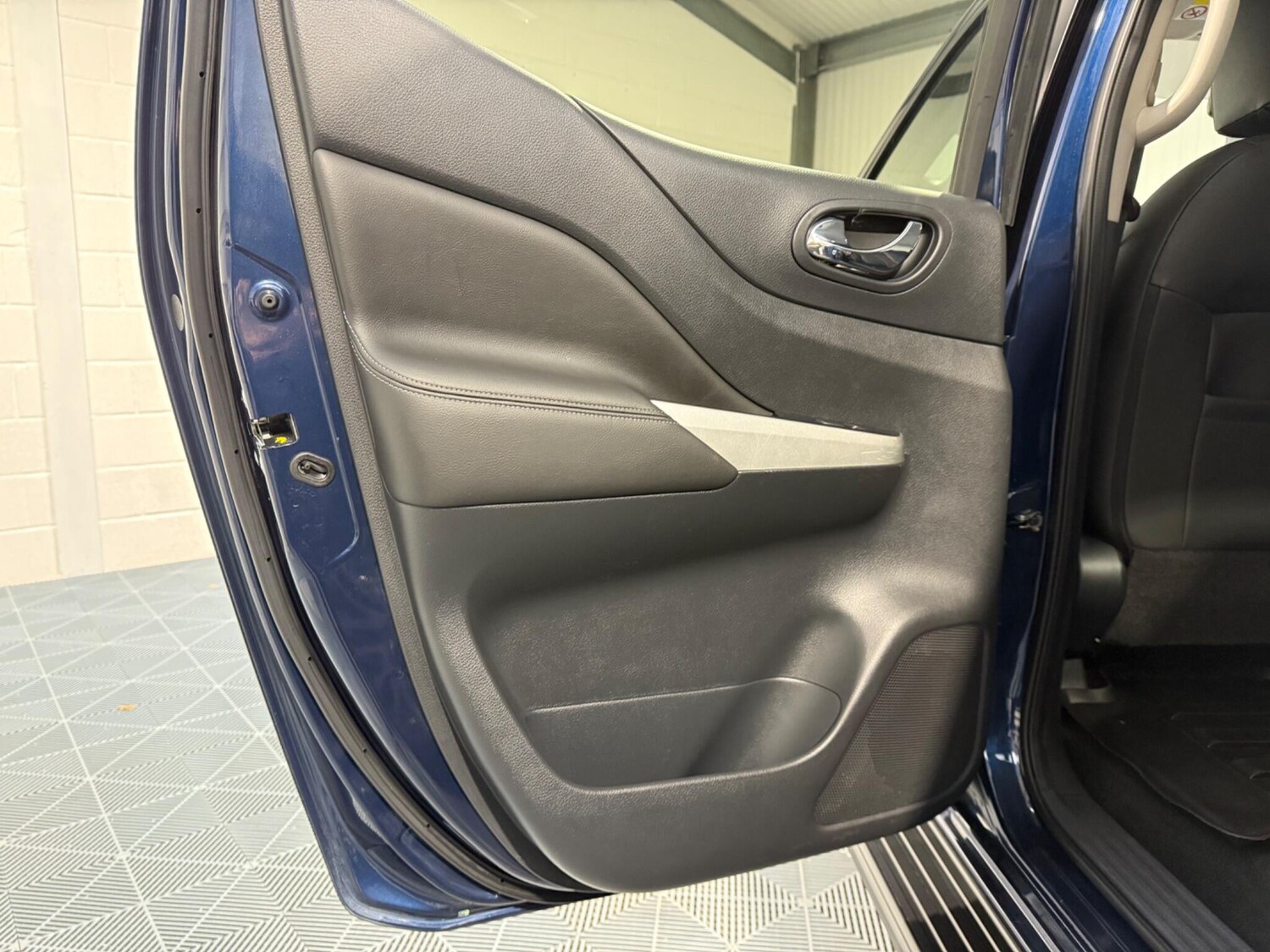 Used Nissan Navara 2019 for sale - 76377485: Photo 66