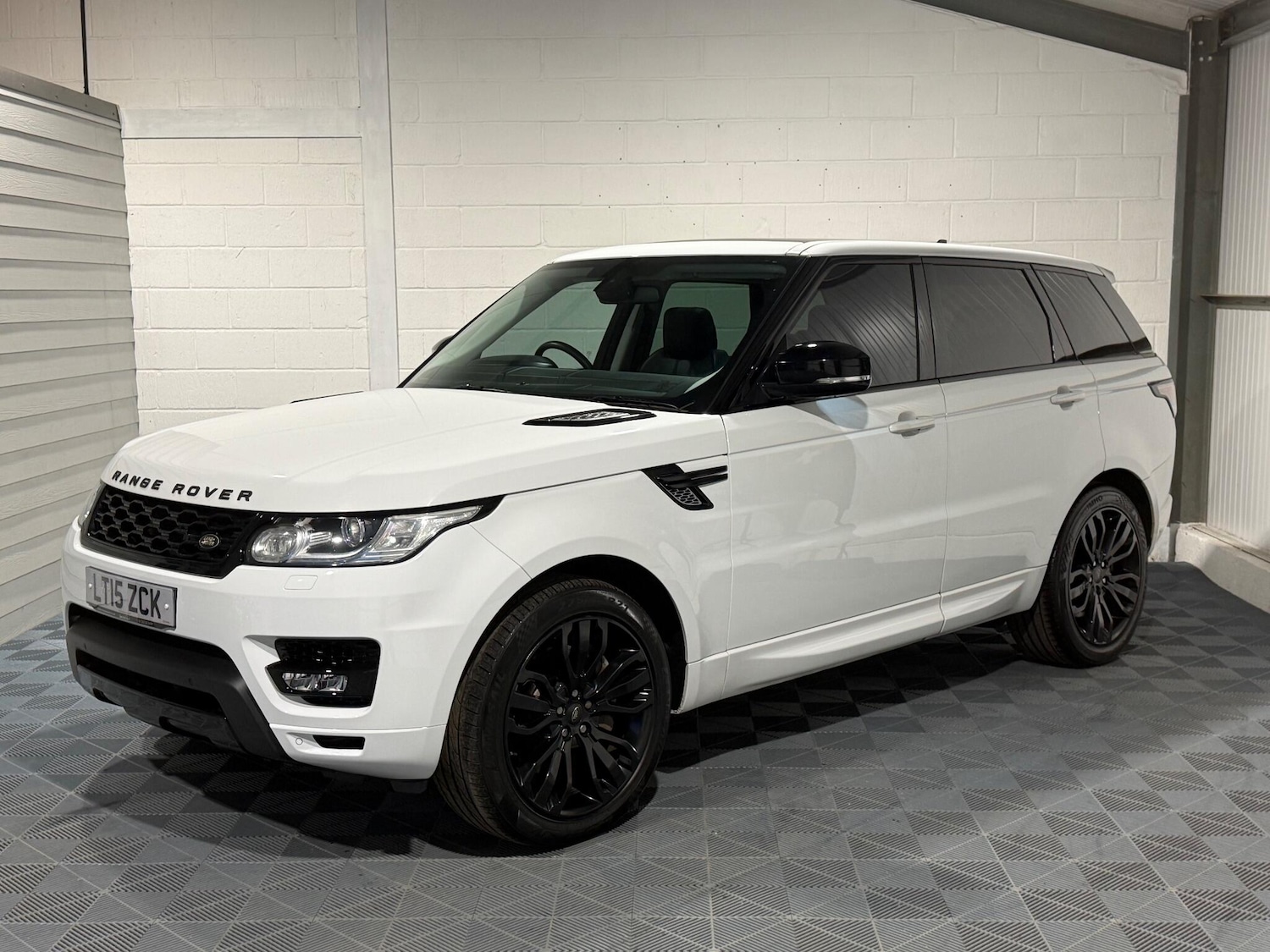 Used Land Rover Range Rover Sport 2015 for sale - 77143596: Photo 14