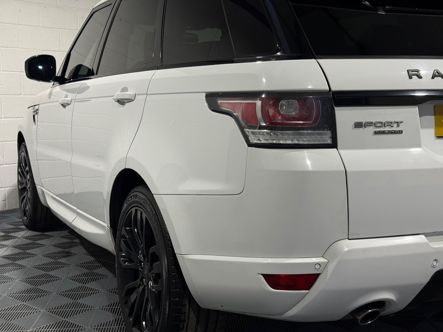 Used Land Rover Range Rover Sport 2015 for sale - 77143596: Photo 18