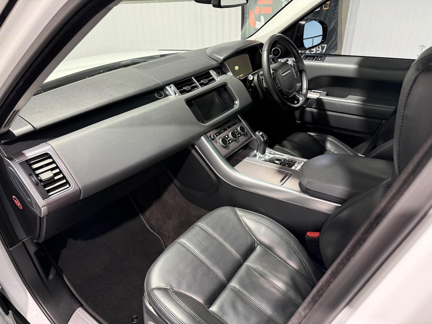 Used Land Rover Range Rover Sport 2015 for sale - 77143596: Photo 3