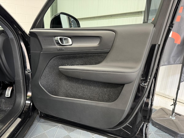 Used Volvo XC40 2019 for sale - 75634612: Photo 46