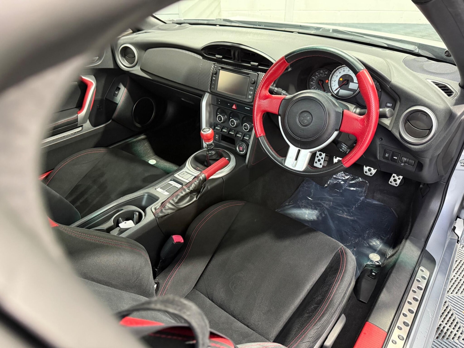 Used Toyota GT86 2016 for sale - 76432353: Photo 2