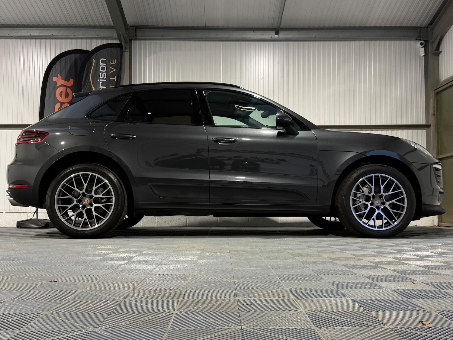 Used Porsche Macan 2016 for sale - 76913926: Photo 25