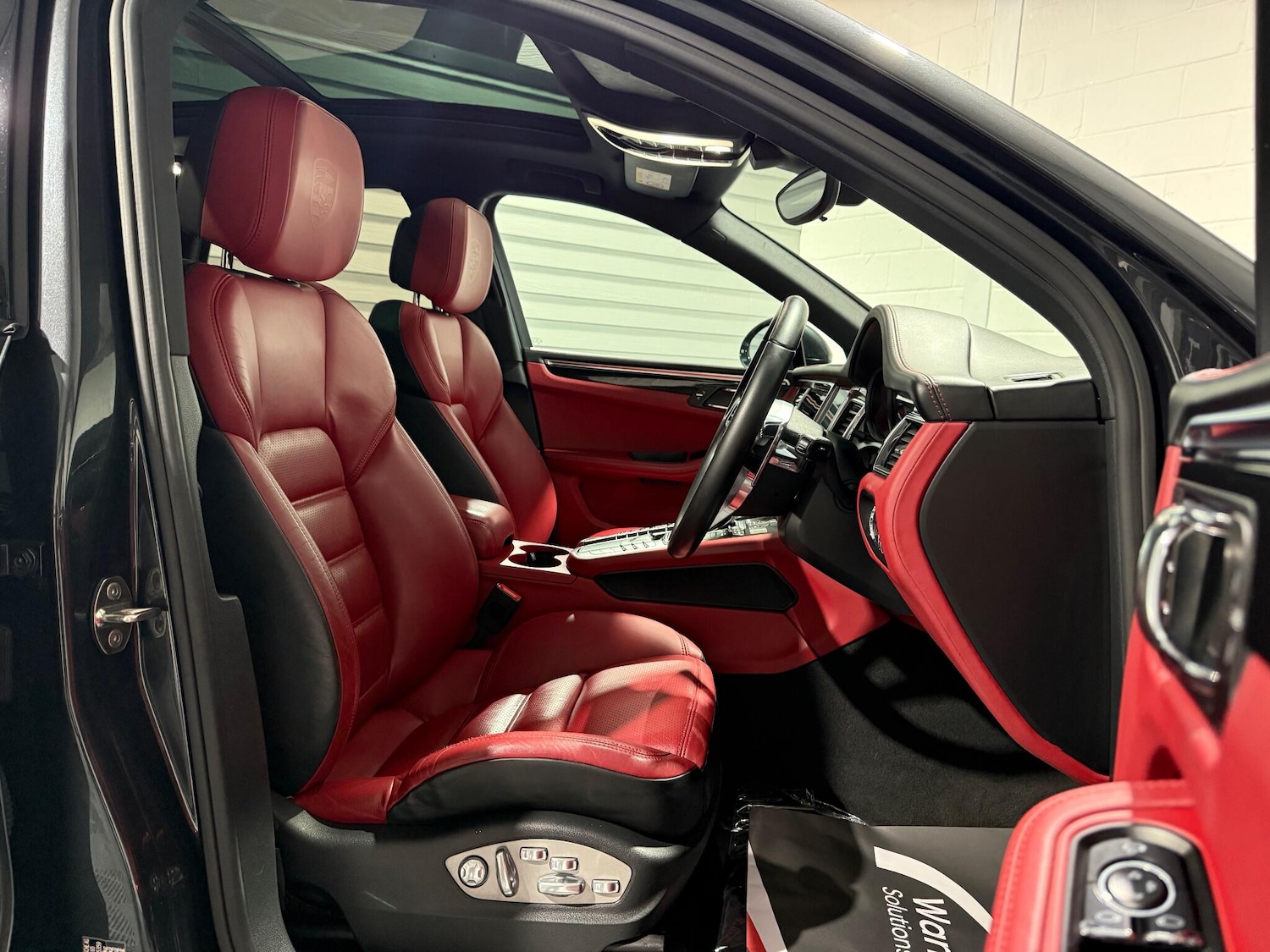 Used Porsche Macan 2016 for sale - 76913926: Photo 36