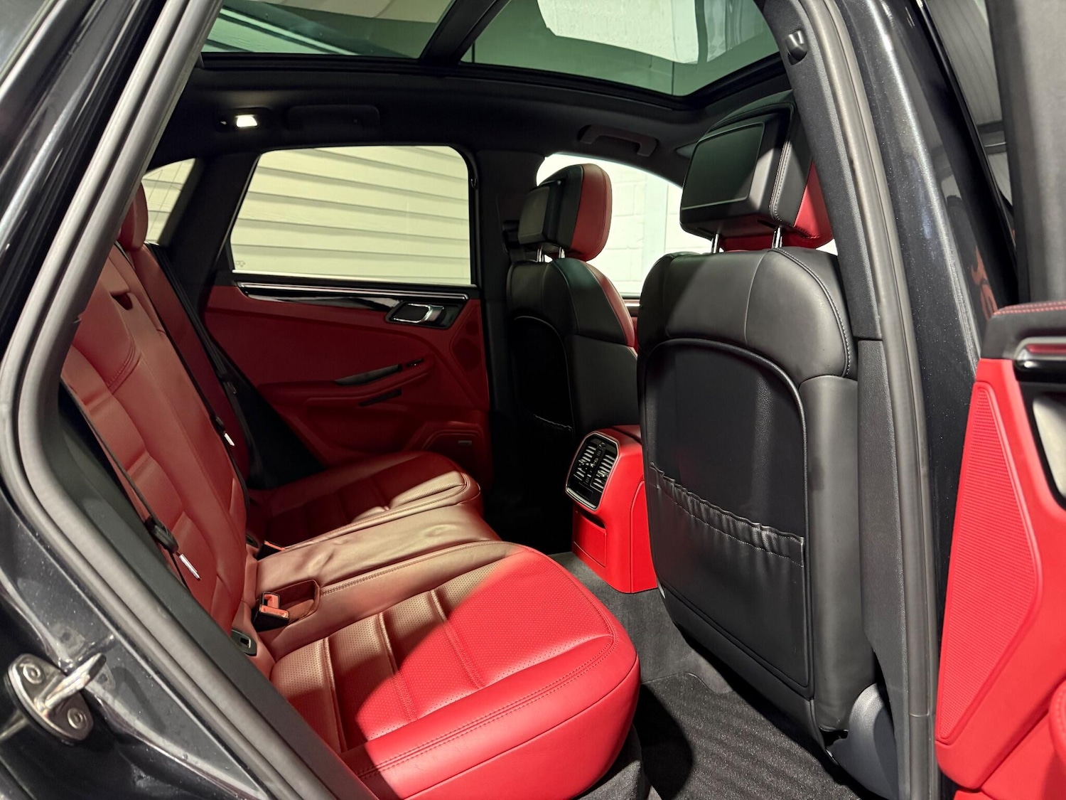 Used Porsche Macan 2016 for sale - 76913926: Photo 42