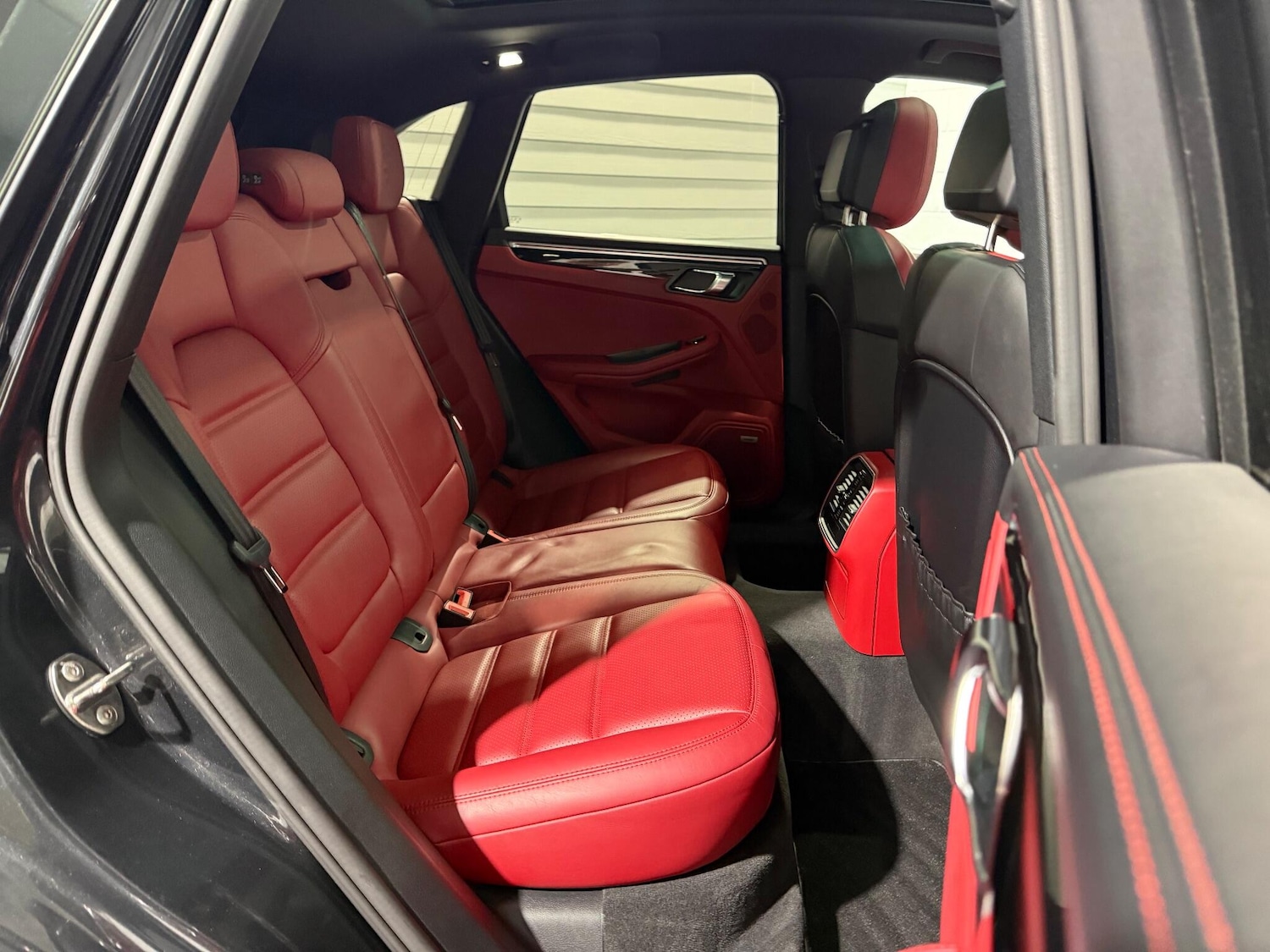 Used Porsche Macan 2016 for sale - 76913926: Photo 43