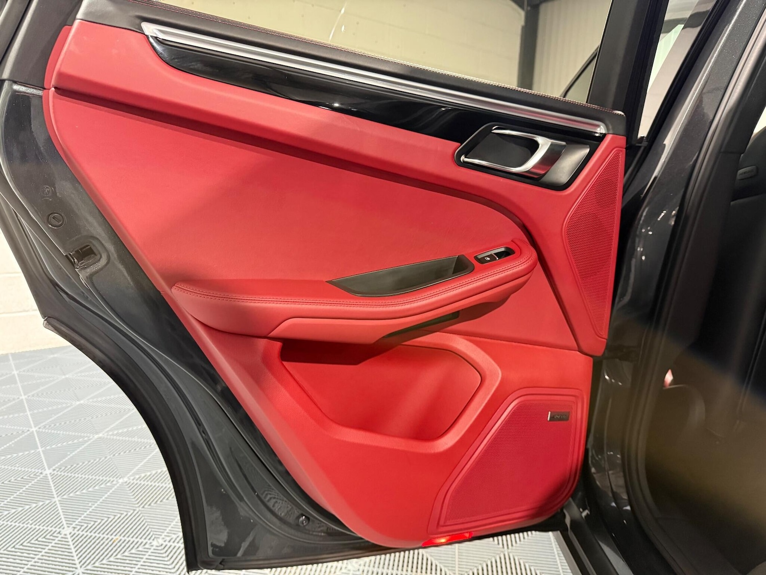 Used Porsche Macan 2016 for sale - 76913926: Photo 47