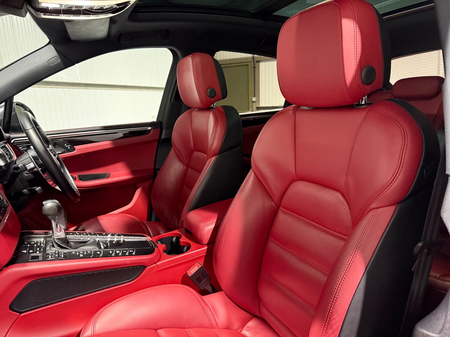 Used Porsche Macan 2016 for sale - 76913926: Photo 61