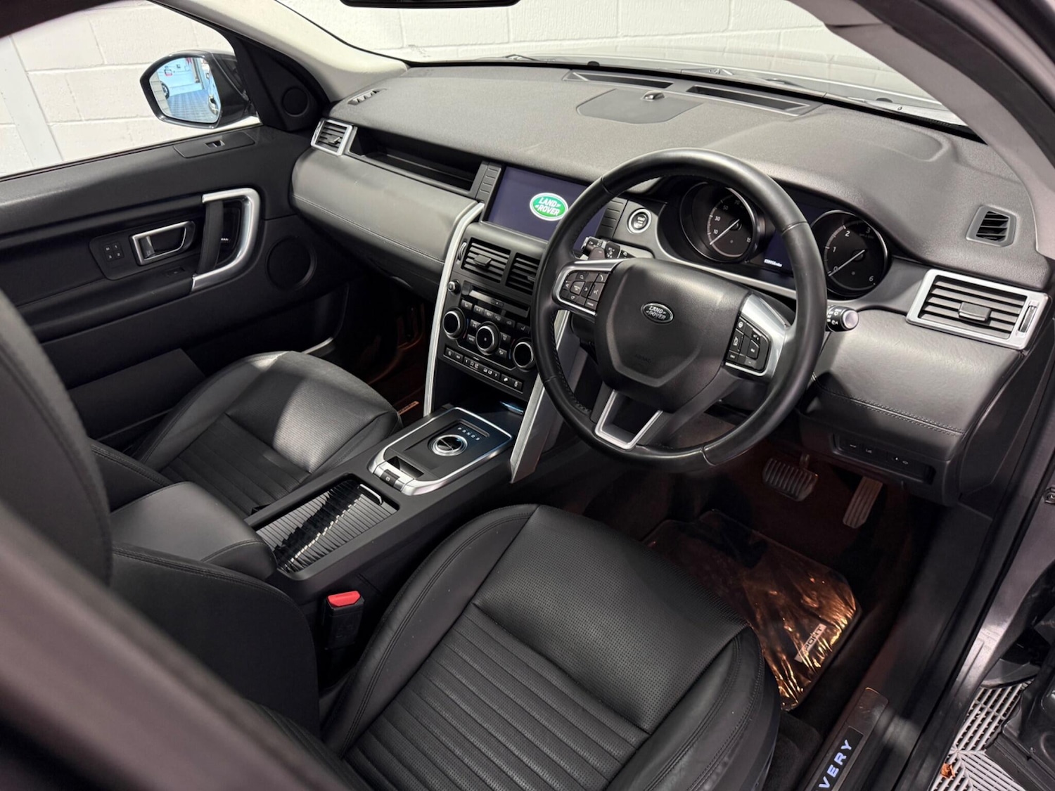 Used Land Rover Discovery Sport for sale - 76072707: Photo 2