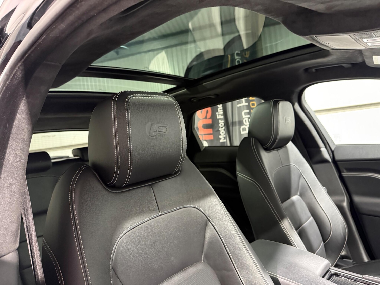 Used Jaguar F-Pace 2018 for sale - 76728240: Photo 10