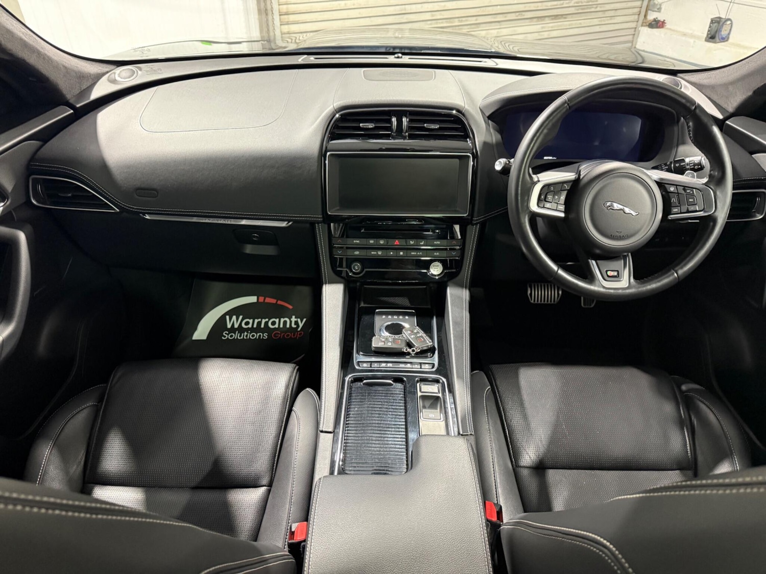 Used Jaguar F-Pace 2018 for sale - 76728240: Photo 11