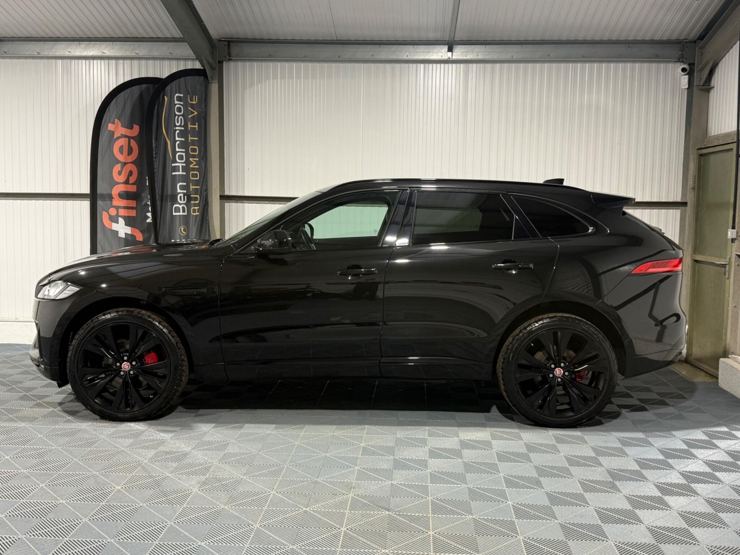 Used Jaguar F-Pace 2018 for sale - 76728240: Photo 23