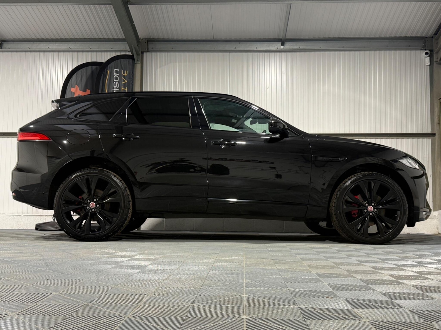 Used Jaguar F-Pace 2018 for sale - 76728240: Photo 28