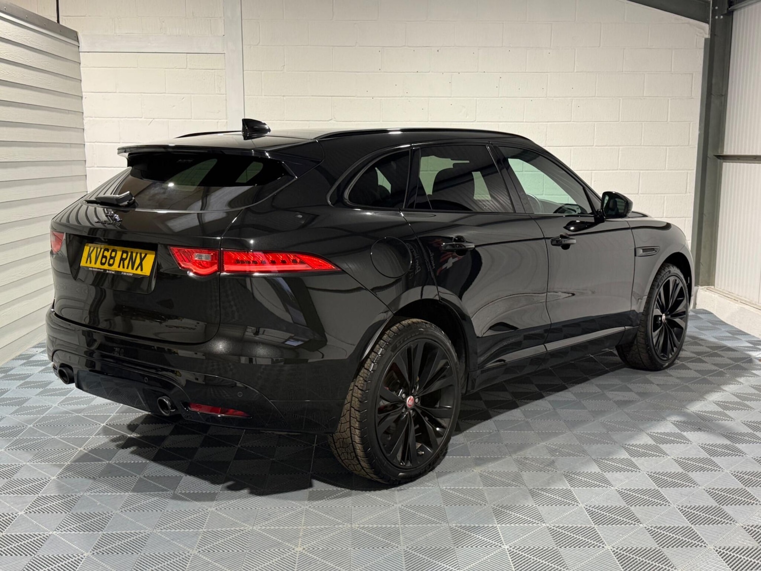 Used Jaguar F-Pace 2018 for sale - 76728240: Photo 32