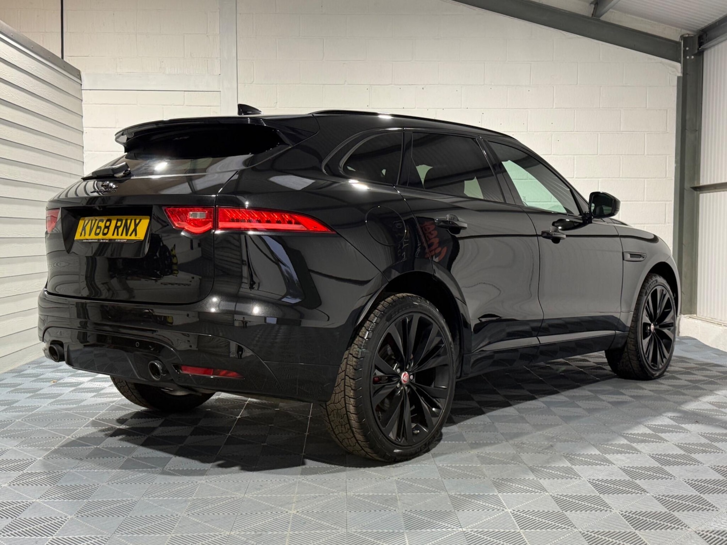 Used Jaguar F-Pace 2018 for sale - 76728240: Photo 33