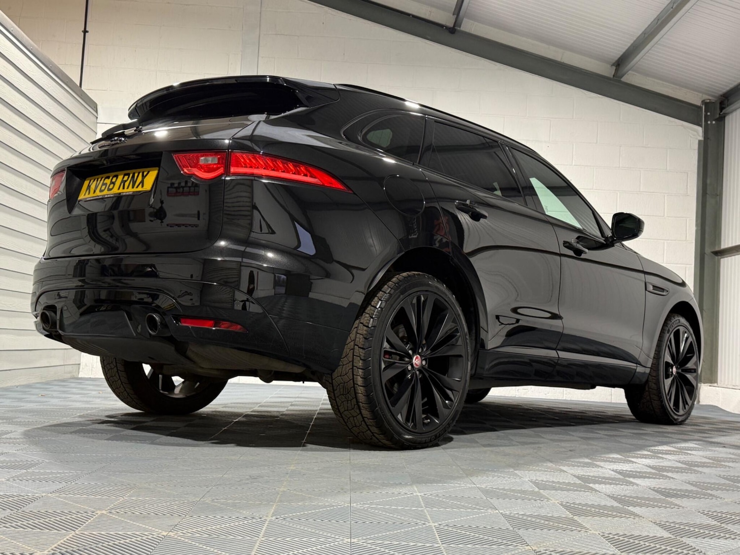 Used Jaguar F-Pace 2018 for sale - 76728240: Photo 34