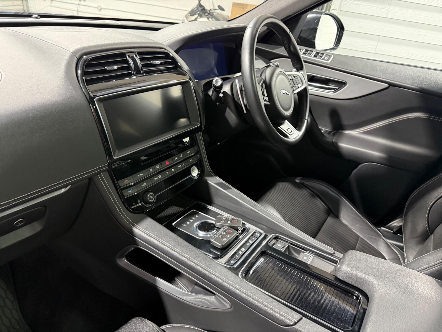 Used Jaguar F-Pace 2018 for sale - 76728240: Photo 37