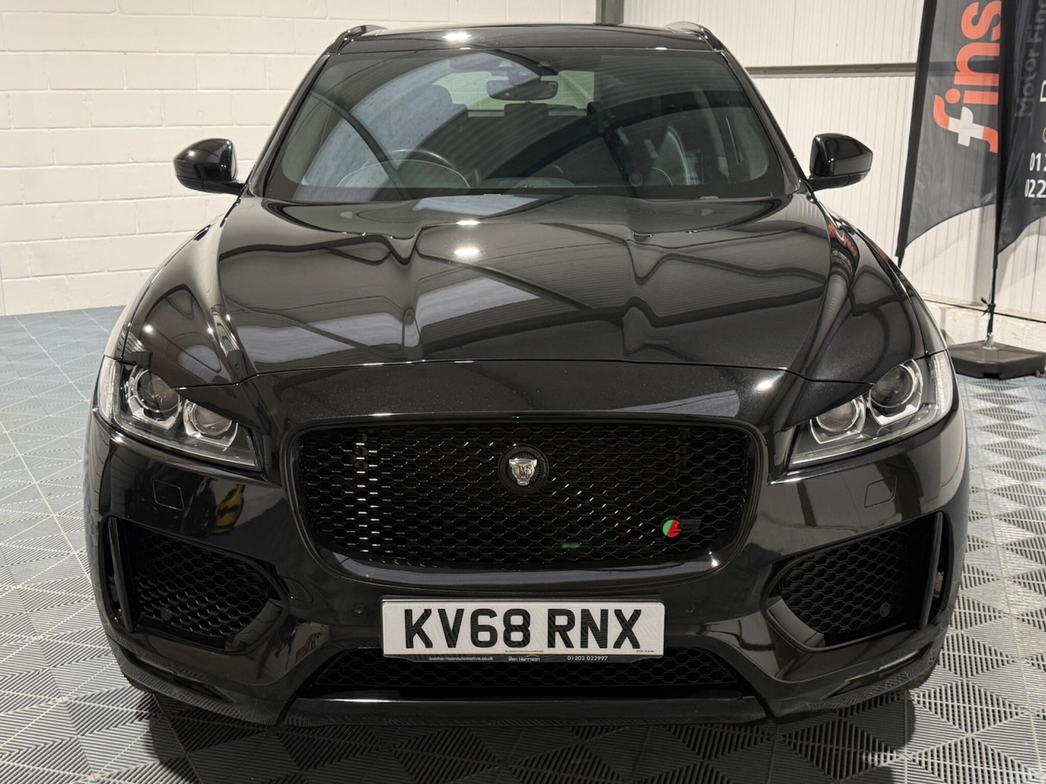 Used Jaguar F-Pace 2018 for sale - 76728240: Photo 4
