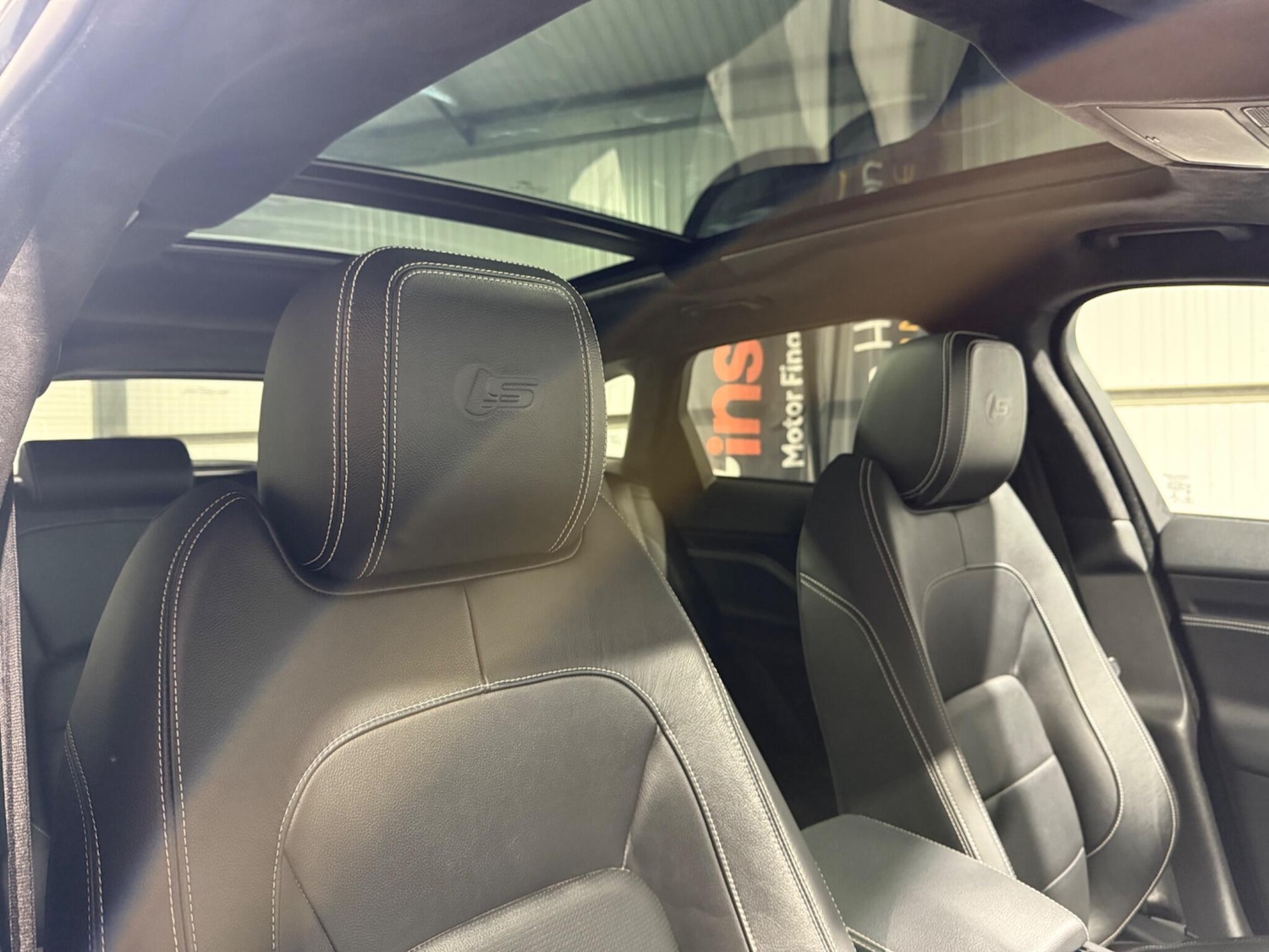 Used Jaguar F-Pace 2018 for sale - 76728240: Photo 40