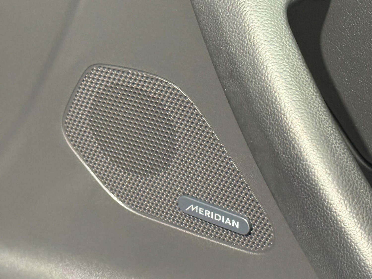 Used Jaguar F-Pace 2018 for sale - 76728240: Photo 49