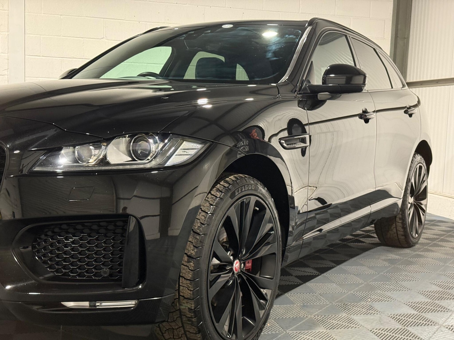 Used Jaguar F-Pace 2018 for sale - 76728240: Photo 5