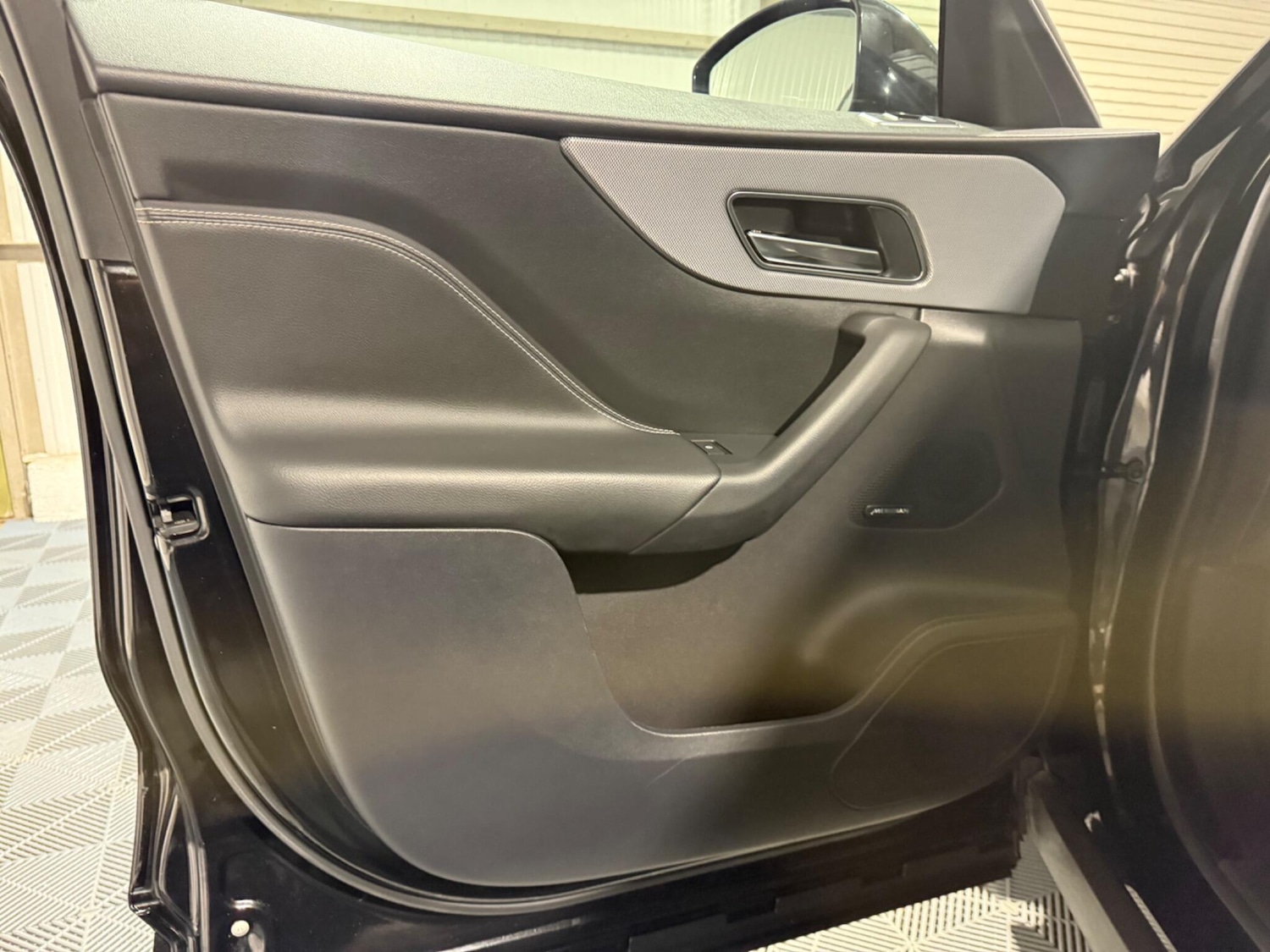 Used Jaguar F-Pace 2018 for sale - 76728240: Photo 53