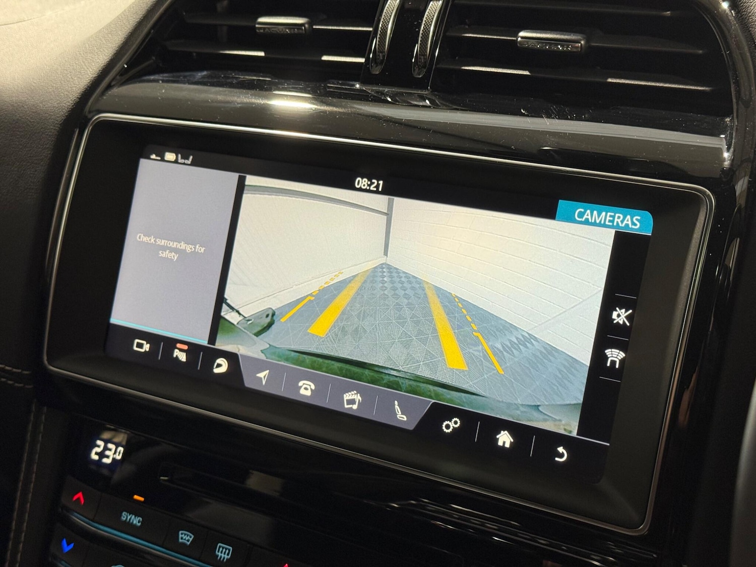 Used Jaguar F-Pace 2018 for sale - 76728240: Photo 63