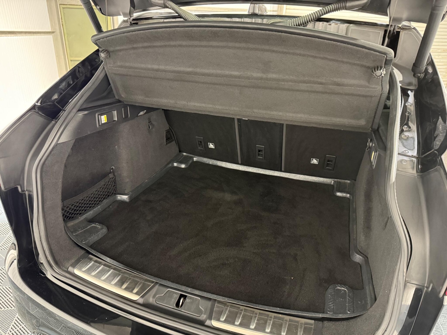 Used Jaguar F-Pace 2018 for sale - 76728240: Photo 65