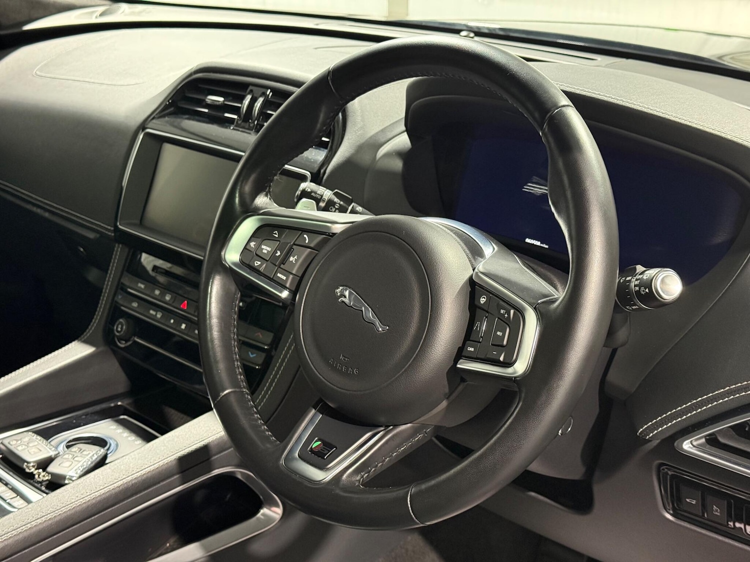 Used Jaguar F-Pace 2018 for sale - 76728240: Photo 67