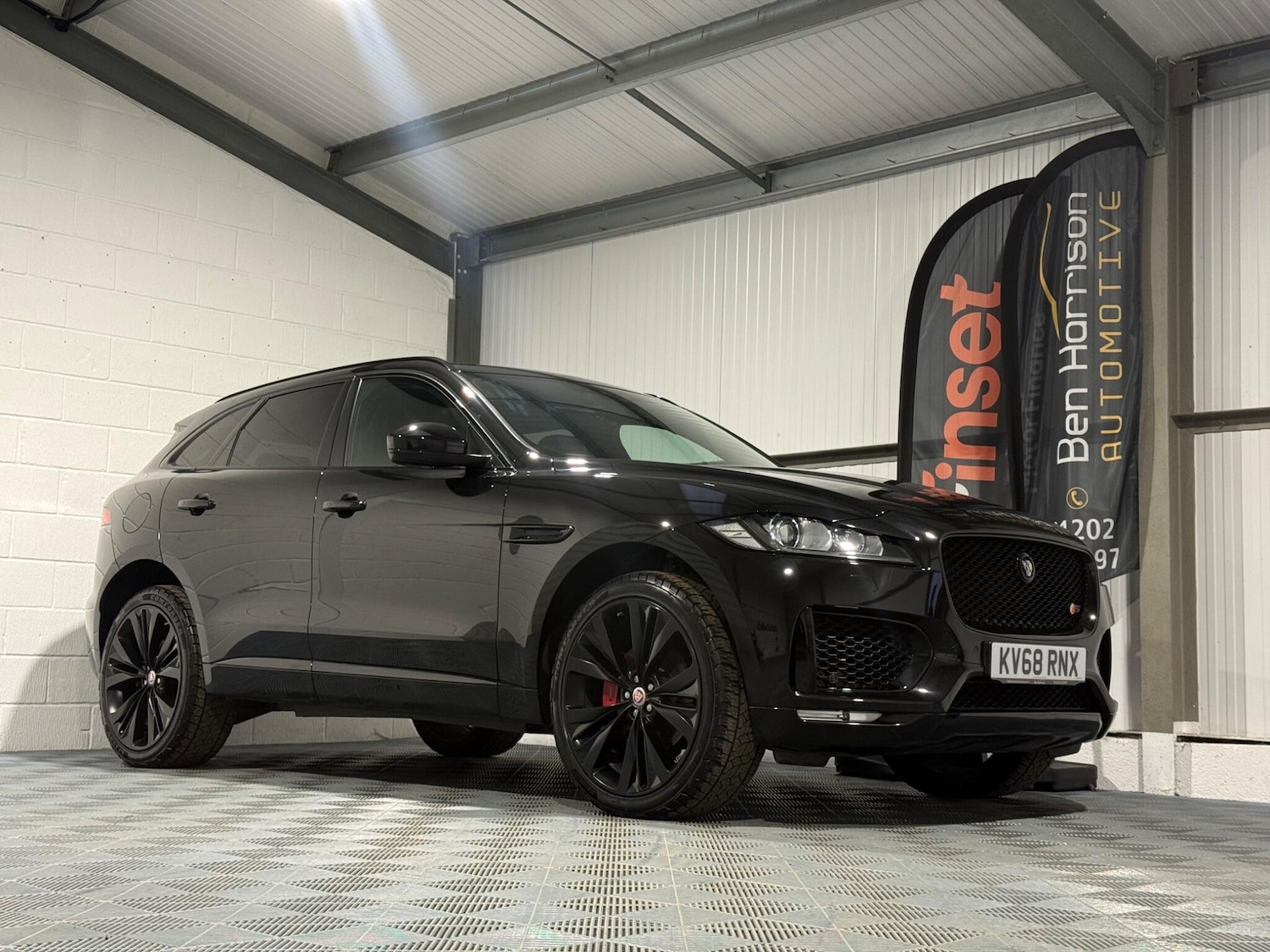 Used Jaguar F-Pace 2018 for sale - 76728240: Photo 8
