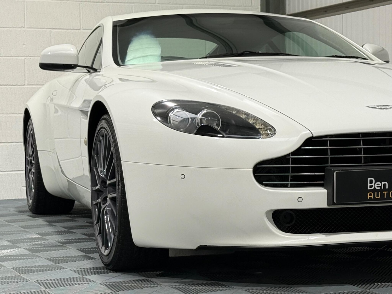 Used Aston Martin Vantage 2012 for sale - 76988591: Photo 11