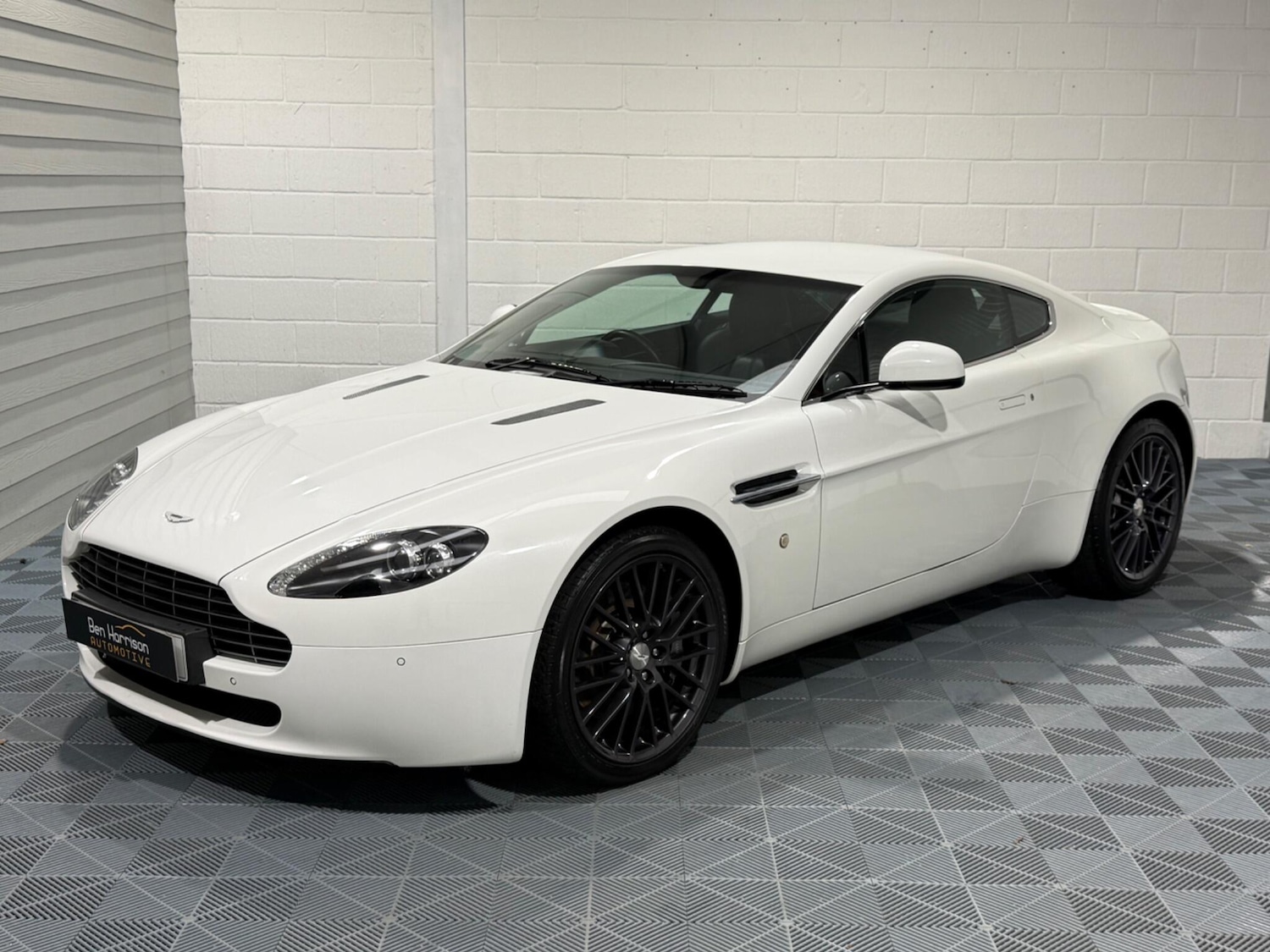 Used Aston Martin Vantage 2012 for sale - 76988591: Photo 18