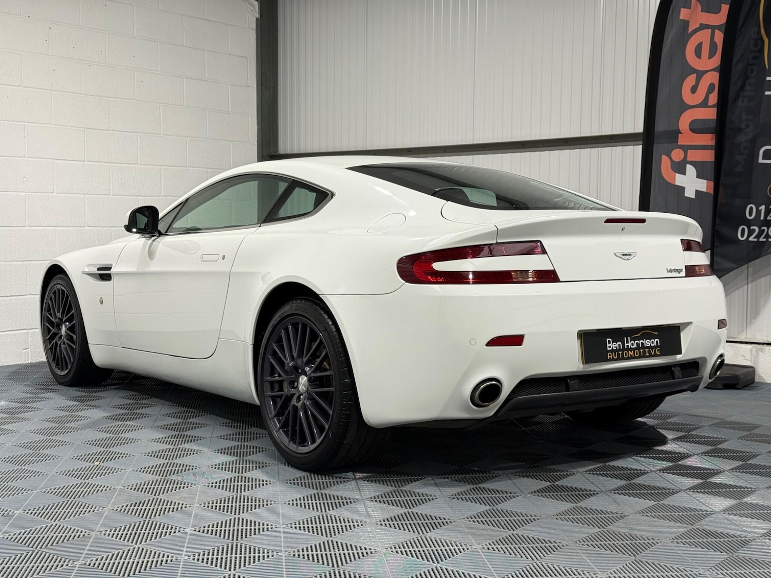 Used Aston Martin Vantage 2012 for sale - 76988591: Photo 20