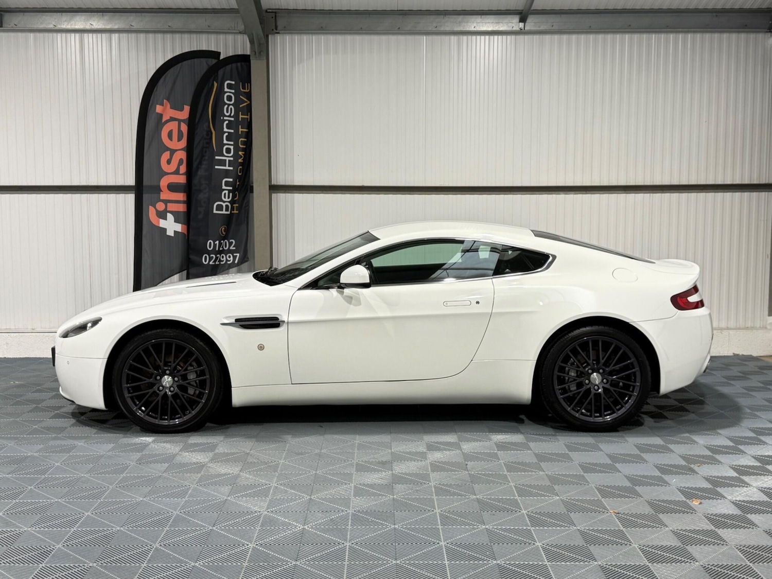 Used Aston Martin Vantage 2012 for sale - 76988591: Photo 23